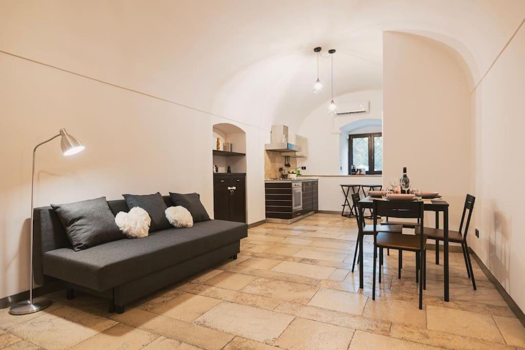 Trani -Suite ❉Marmor - Elegante Casa Storica ❉ Exterior foto